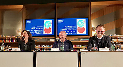 Foto zeigt Julia Schoch, Kristof Magnusson und Hauke Hückstädt bei der Lesung im Literaturhaus. Foto zeigt Julia Schoch, Kristof Magnusson und Hauke Hückstädt bei der Lesung im Literaturhaus.